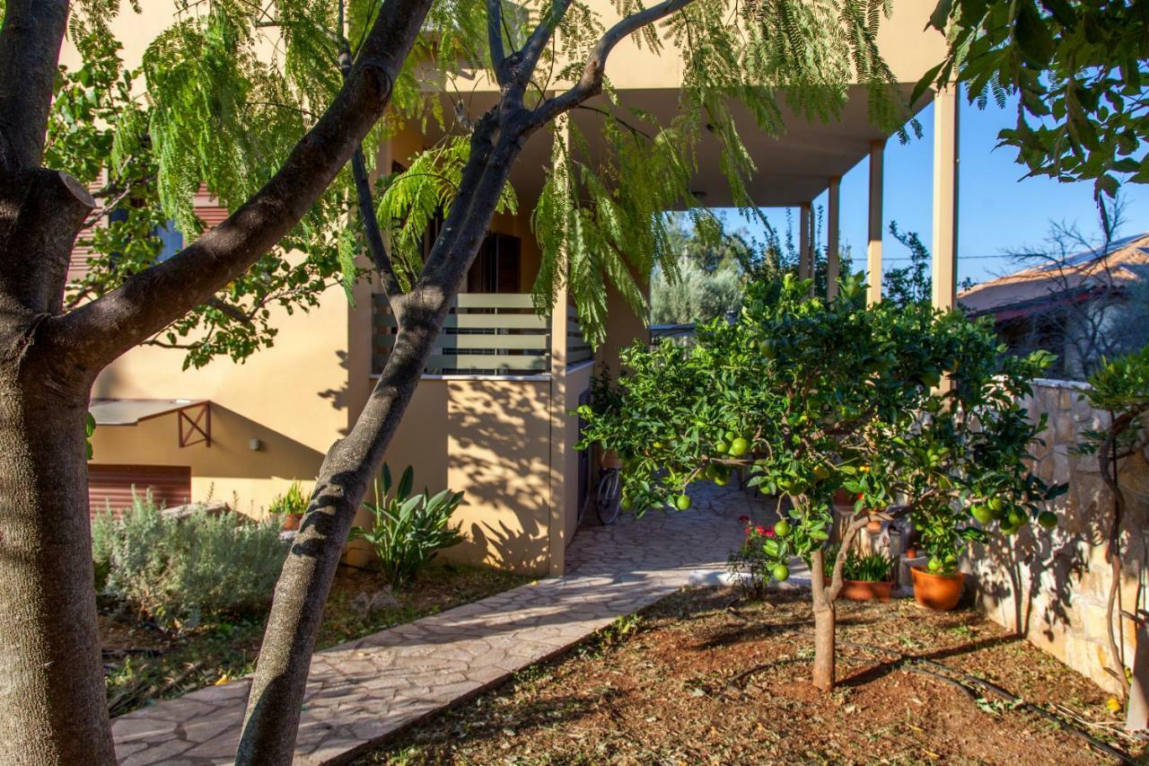 Aria Apartments Apolpaina Exterior photo